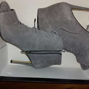 Saks fifth Avenue lace up Grey Booties LIKE NEW! Size 8m